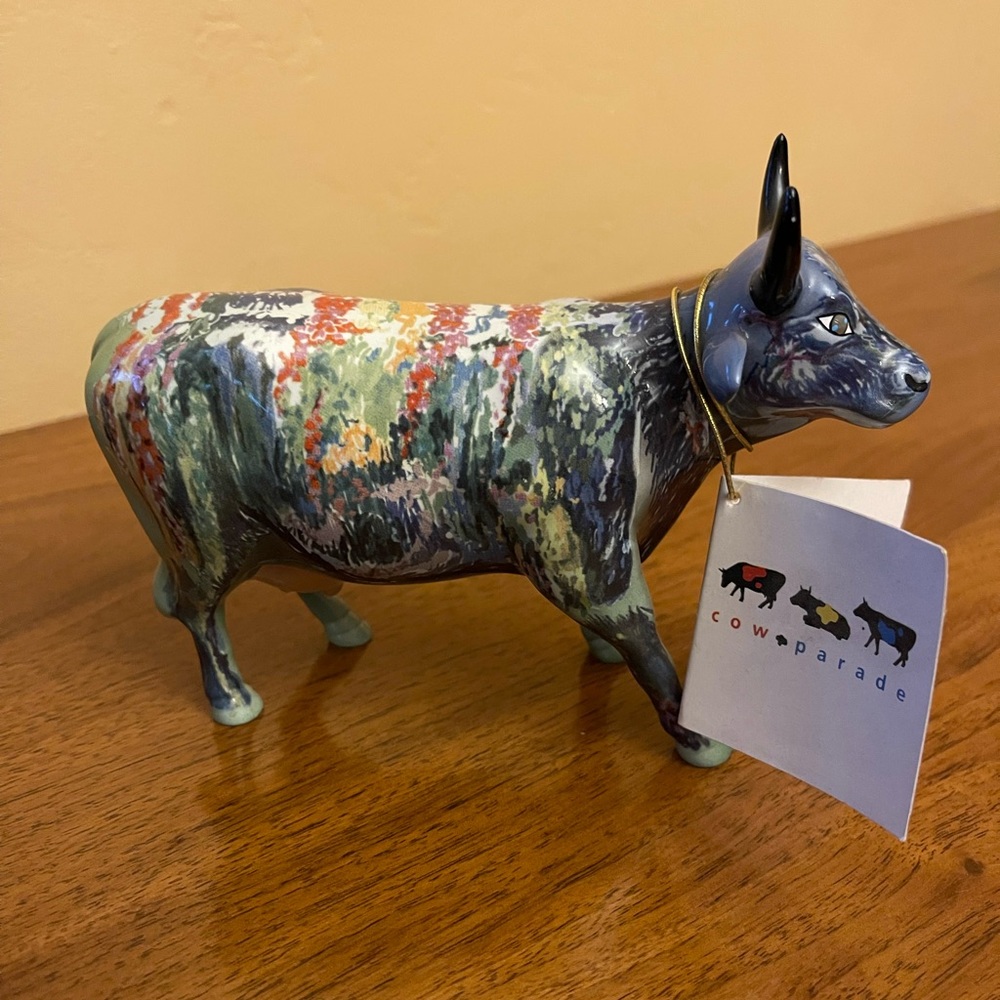 Moonet cow parade figure